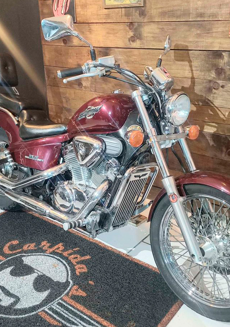 honda-shadow-600-vinho-2