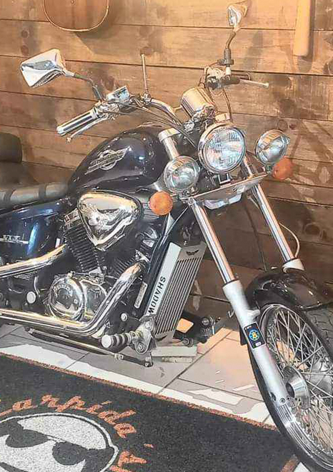 honda-shadow-600-azul-marinho-2